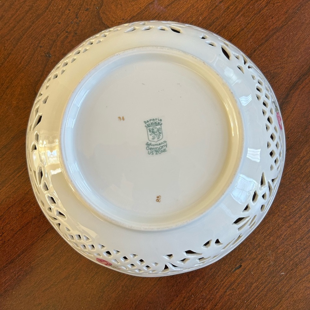 Antique Bavaria Schumann Germany pierced porcelain floral bowl - Picture 3 of 3